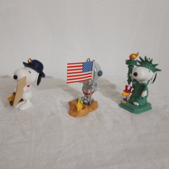 3 Hallmark Spotlight on Snoopy Ornaments, Years 2006, 2007, and 2008, Pre-Owned - Picture 2 of 4